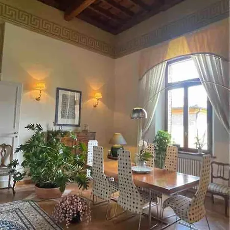 بيت ضيافة Della Duchessa - Dimora Storica Affrescata فيرّارا